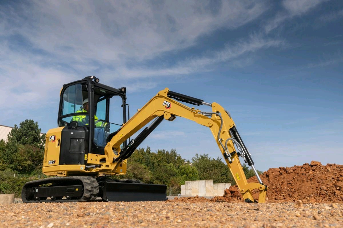 CAT 302.7 CR